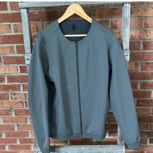 Lululemon Lab Refract Track Jacket
Men's Large Grey Green